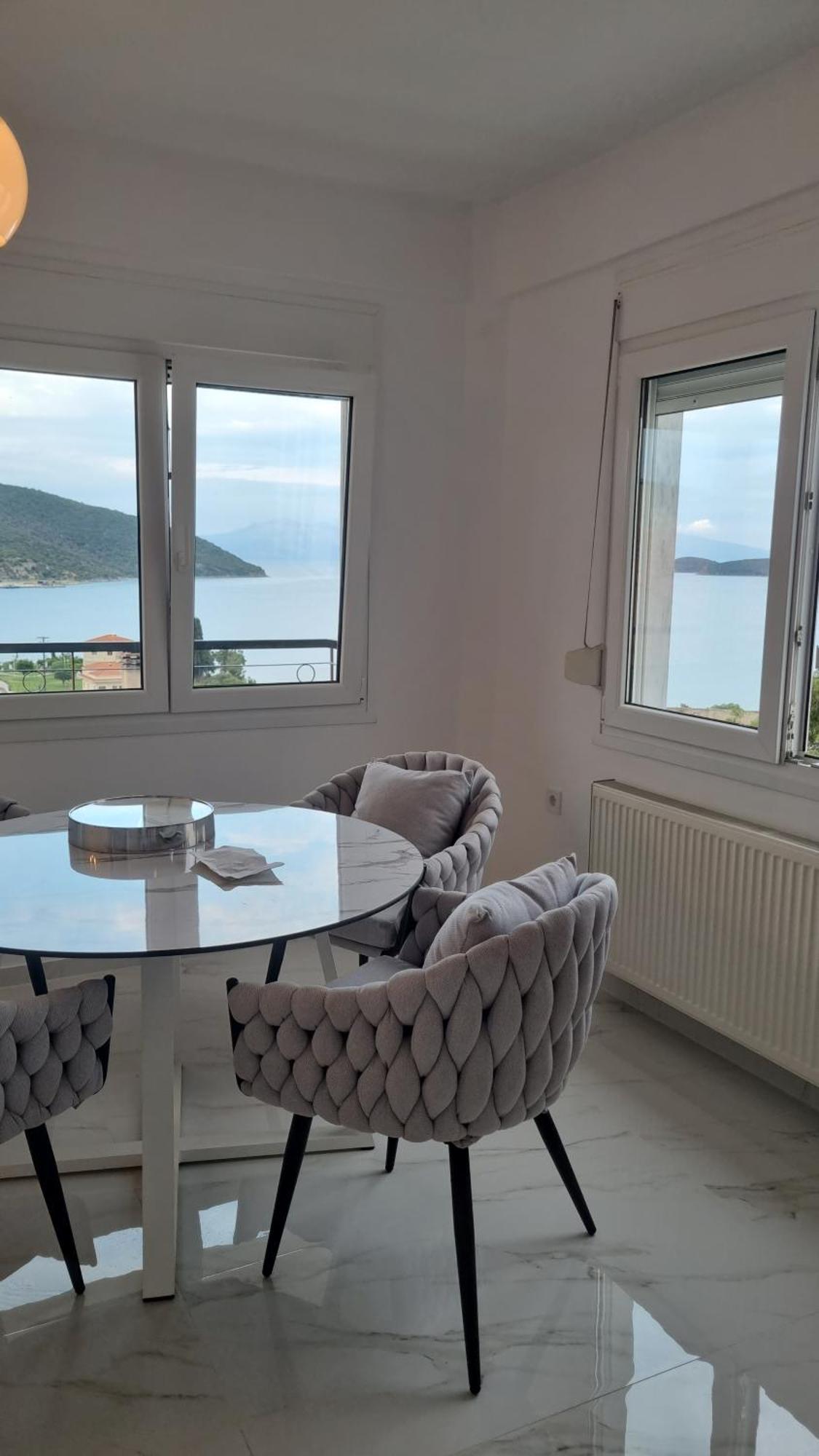 Ellis-Suites Nea Peramos Kavala Exteriör bild