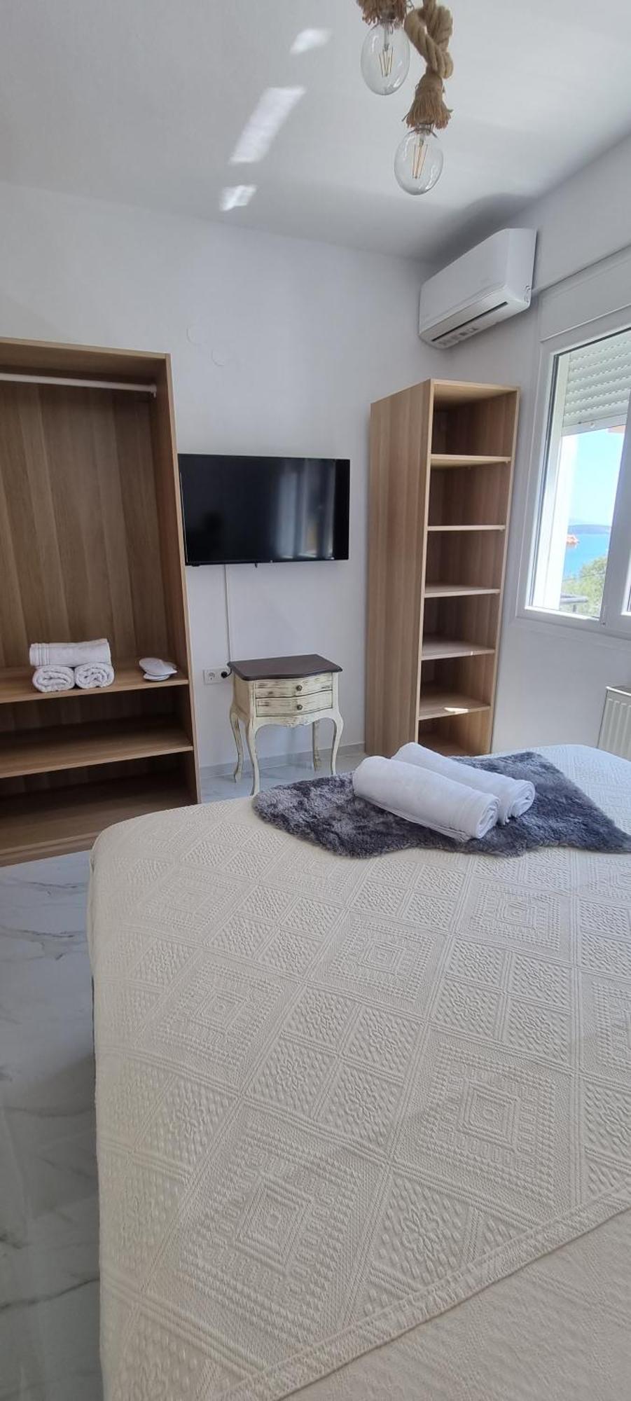 Ellis-Suites Nea Peramos Kavala Exteriör bild