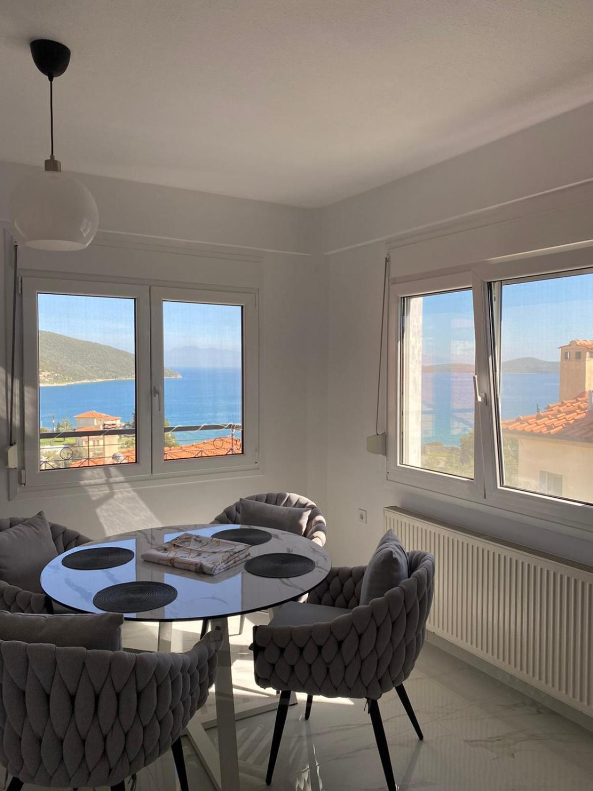 Ellis-Suites Nea Peramos Kavala Exteriör bild