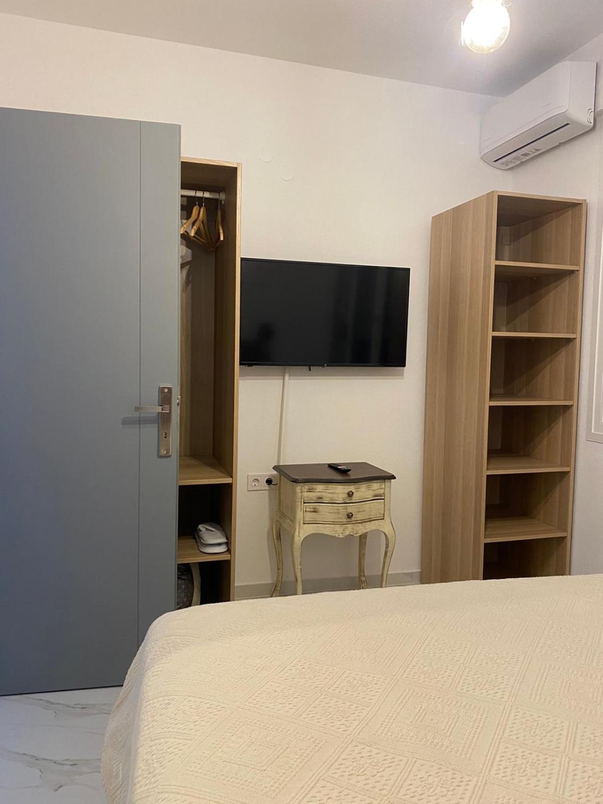 Ellis-Suites Nea Peramos Kavala Exteriör bild
